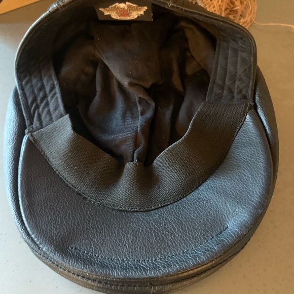 Harley Davidson BLACK, 100 percent SOFT LEATHER, HD NEWSBOX cap. Size SMALL. - Picture 4 of 11